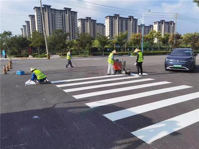 施划停车位12666个 行人等待区60组--市交警支队以交通设施提质提标助力“创文”